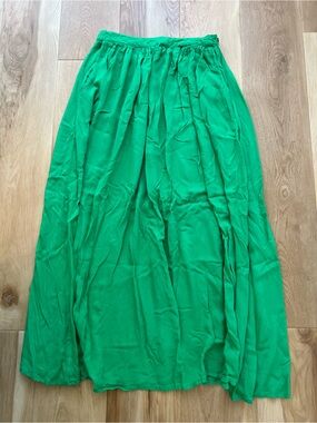 InCity Green Maxi Skirt Medium